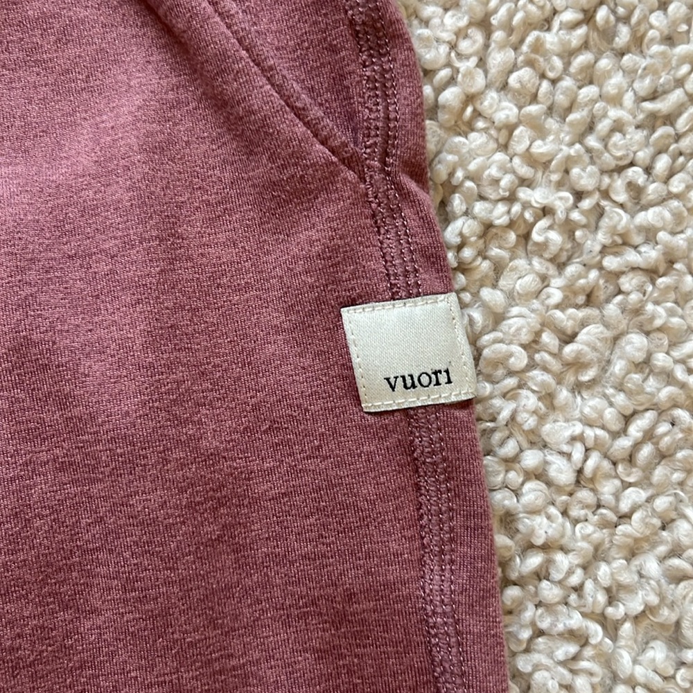 VUORI Performance Joggers Size Medium - Picture 3 of 11
